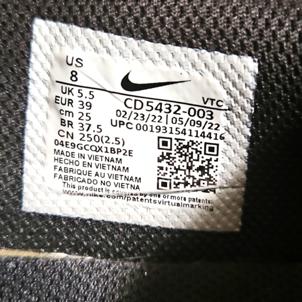Nike Air Max Excee. Women's Size 8 - Picture 5 of 7